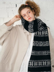 Reversible Nordic Snowflake Wool Blend Scarf Black