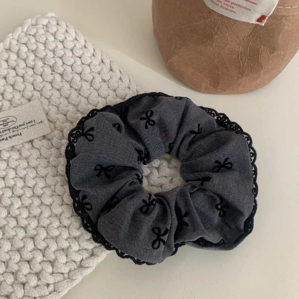 Oversized scarf scrunchie with lace trim and bow print - View 7 | TEVQA