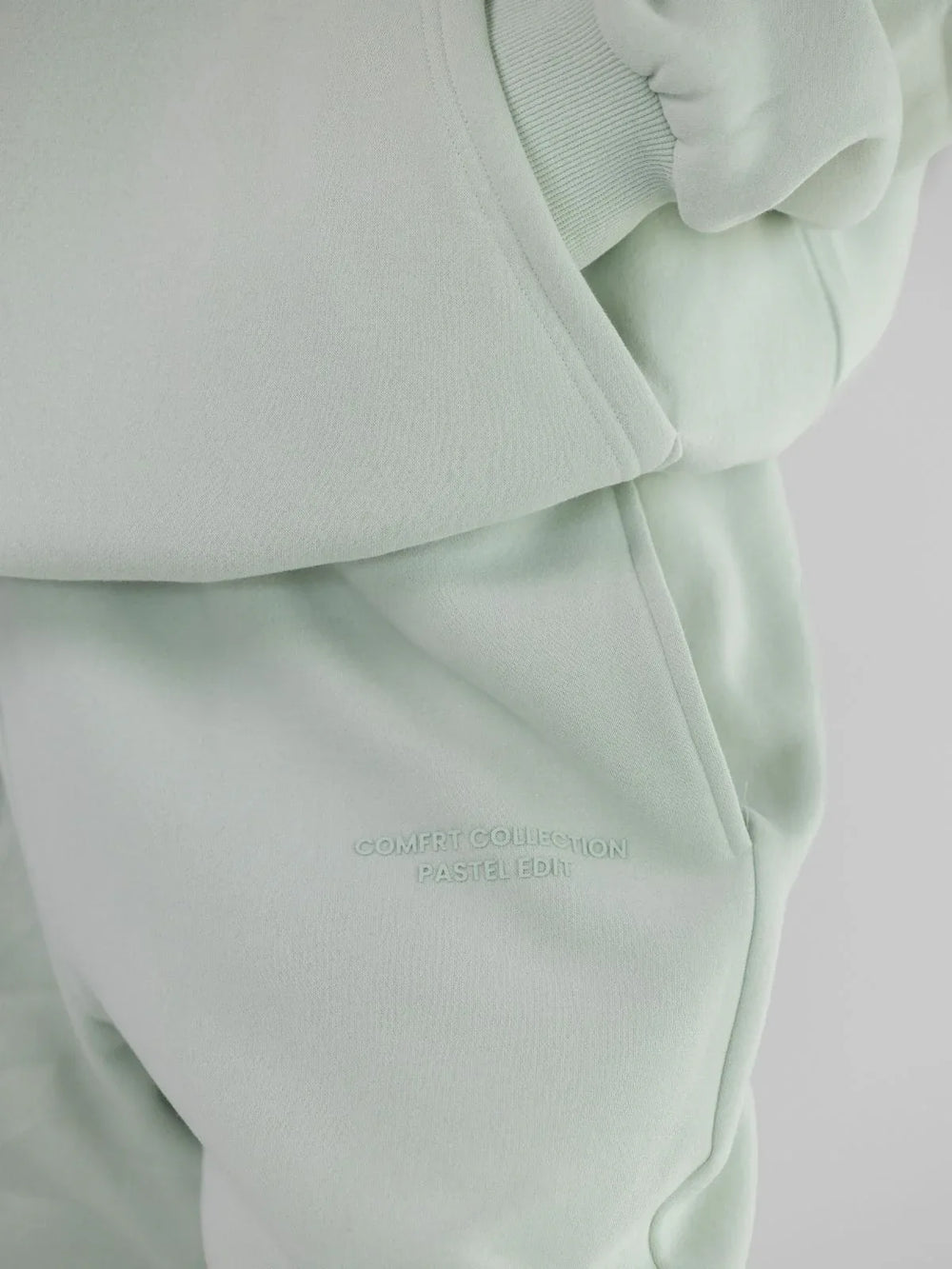 Comfortable fleece joggers with elastic waistband - View 7 | TEVQA