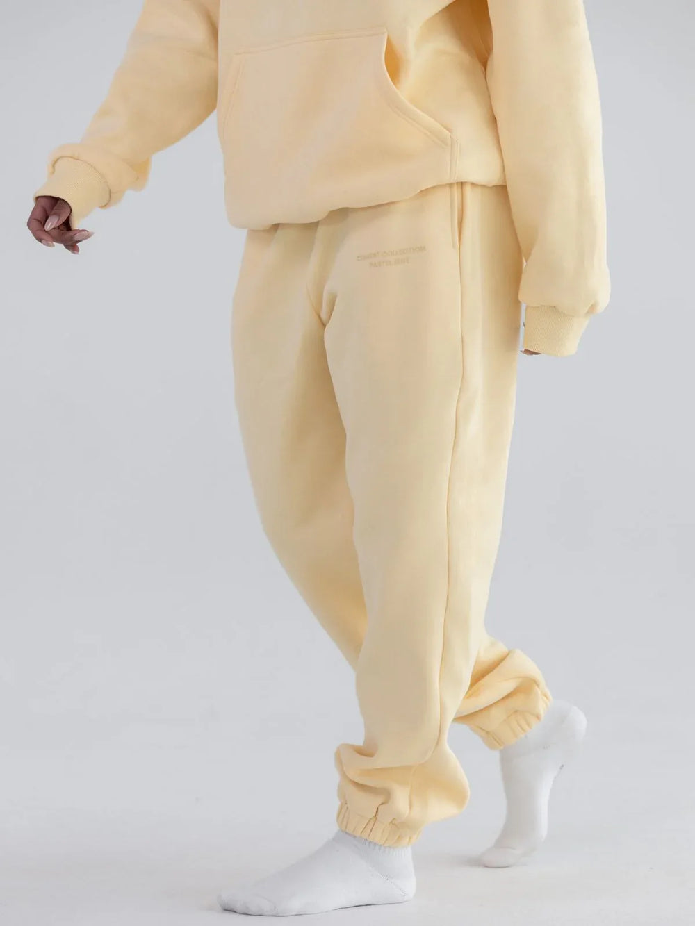 Comfortable fleece joggers with elastic waistband - View 13 | TEVQA