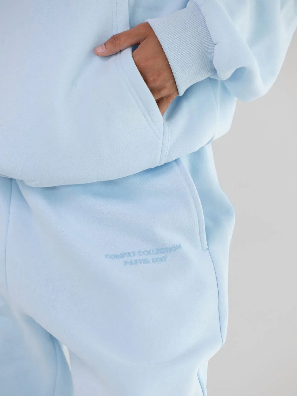 Comfortable fleece joggers with elastic waistband - View 22 | TEVQA