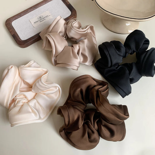 Oversized Scalloped Satin Scrunchie (6.3 Inch)