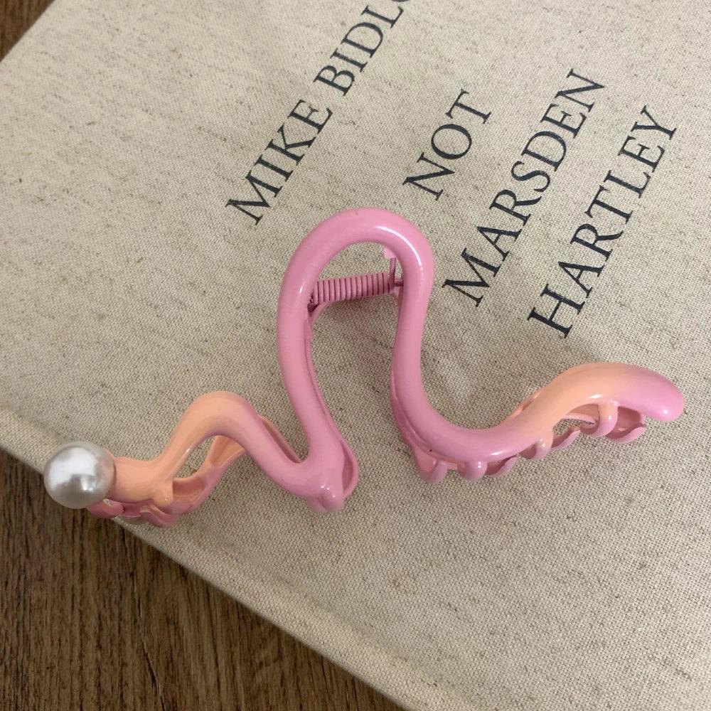 Large wavy gradient hair claw clip with pearl accent - View 7 | TEVQA
