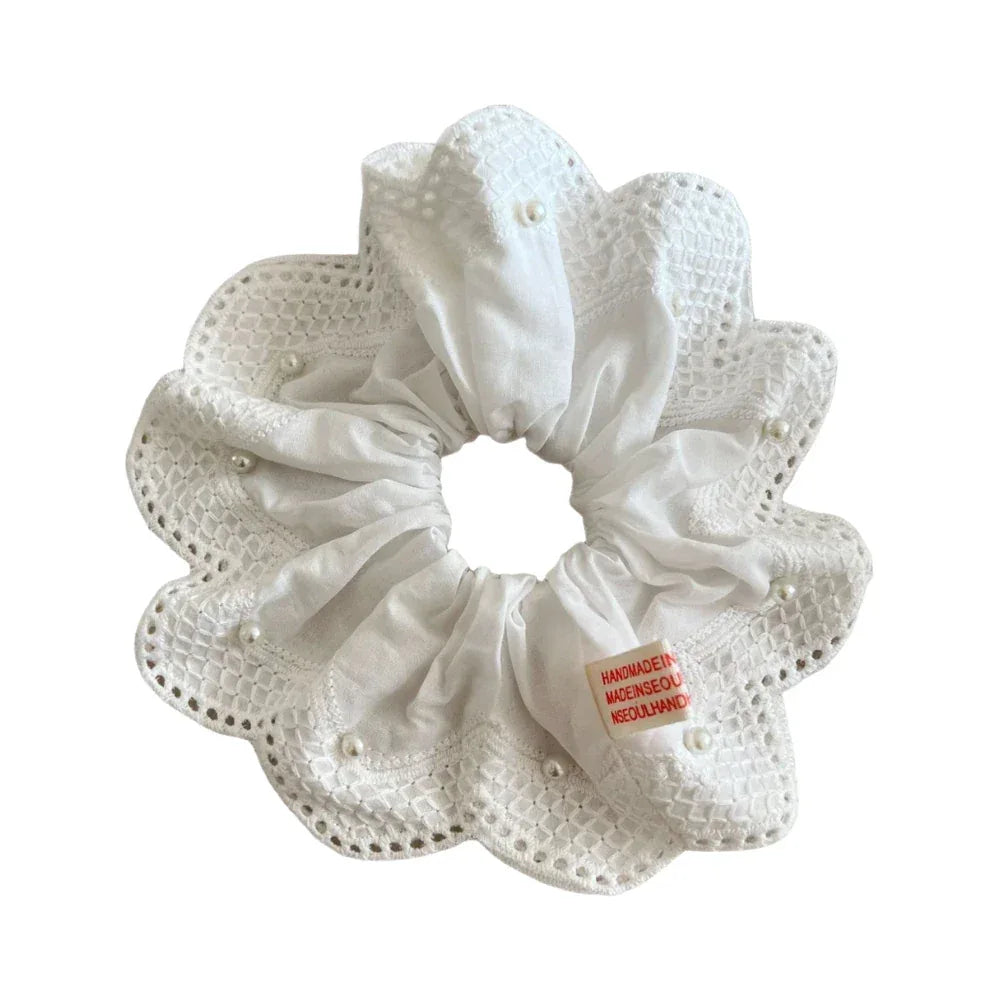 White scrunchie with lace and pearl details