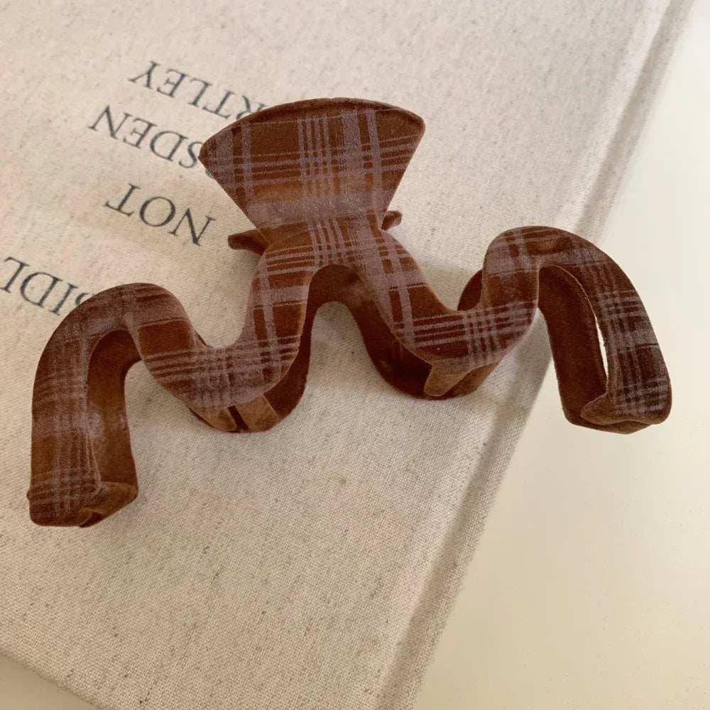 Large velvet plaid hair claw clip - View 12 | TEVQA