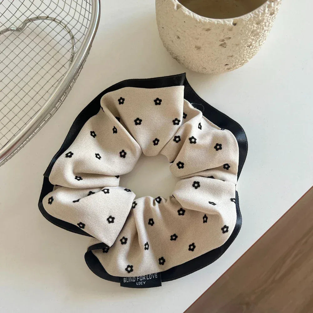 Oversized minimalist floral scrunchie with contrasting trim - View 7 | TEVQA