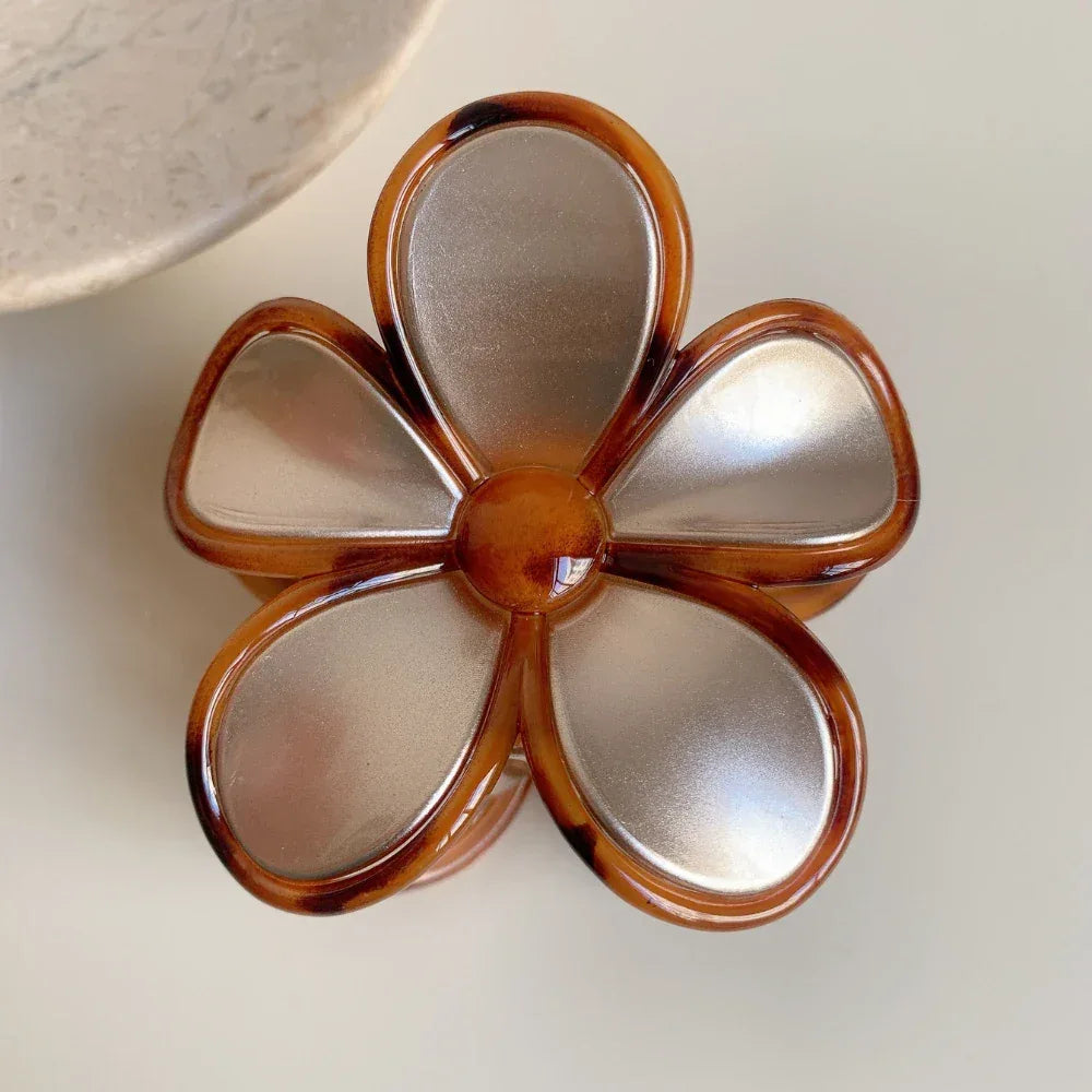 Tortoise Trim Floral Hair Claw Clip - Retro 60s Flower Accessory - TEVQA