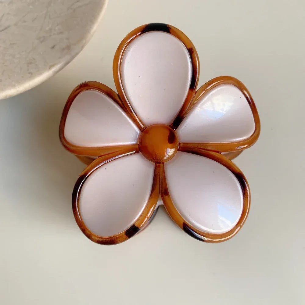 Tortoise Trim Floral Hair Claw Clip - Retro 60s Flower Accessory - TEVQA