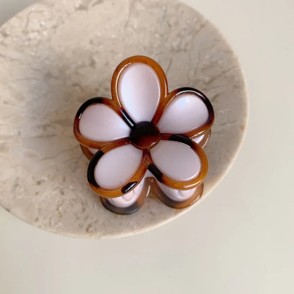 Tortoise Trim Floral Hair Claw Clip - Retro 60s Flower Accessory - TEVQA