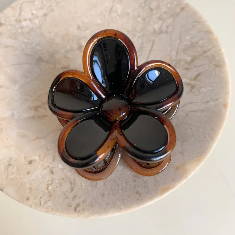 Tortoise Trim Floral Hair Claw Clip - Retro 60s Flower Accessory - TEVQA