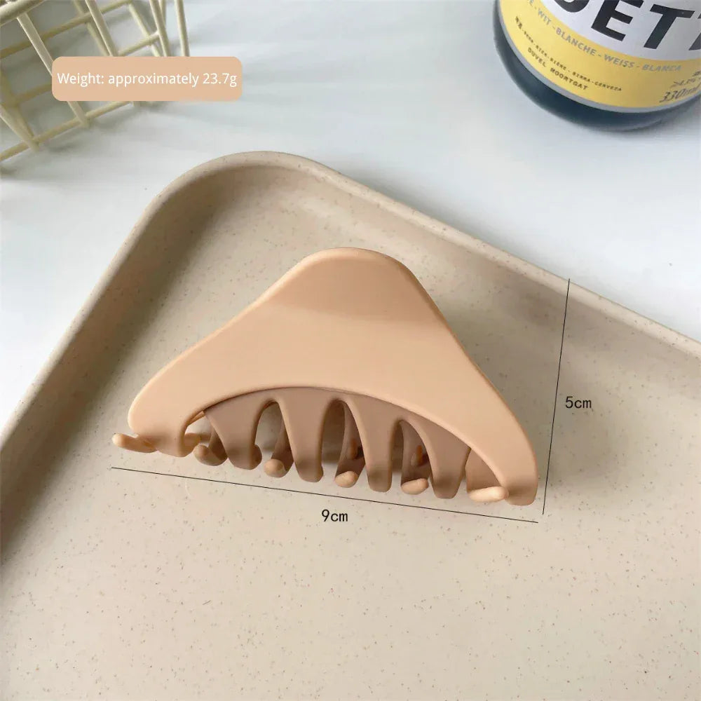 Matte two-tone triangle hair claw clip - View 10 | TEVQA