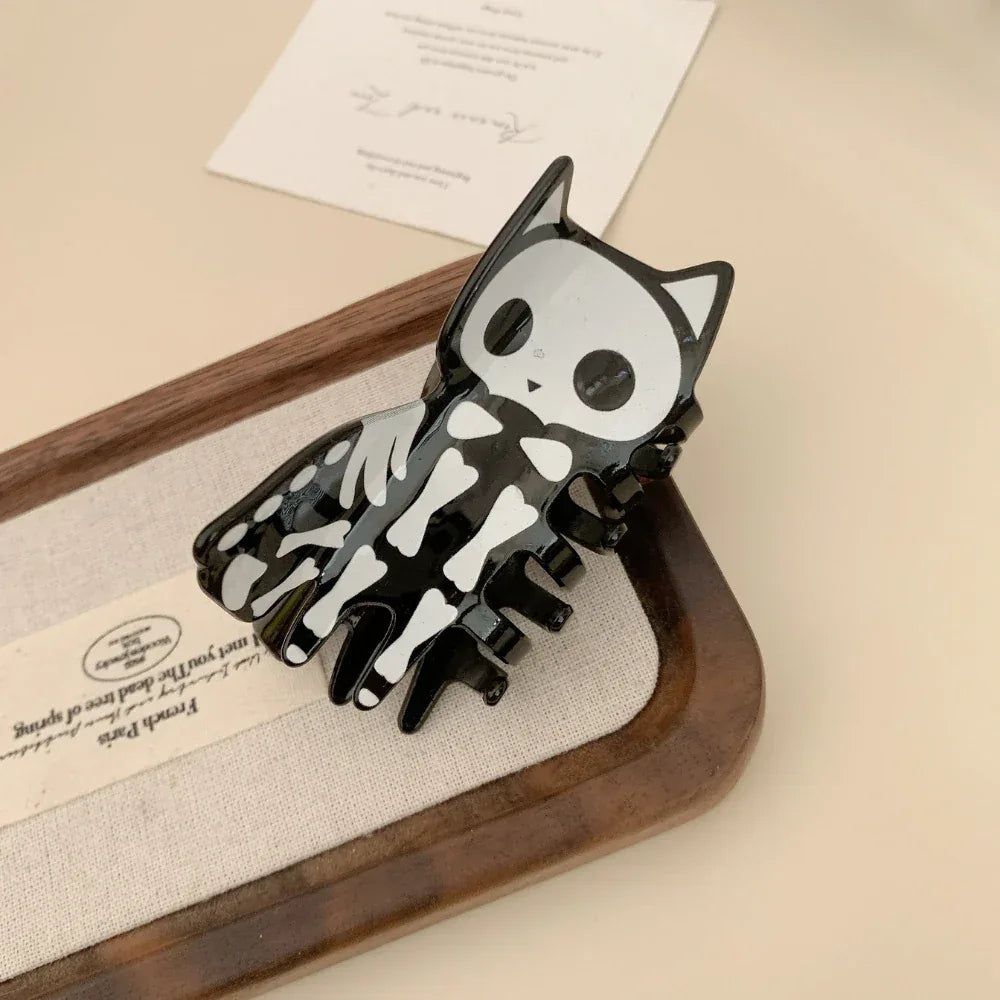 Skeleton cat hair claw clip - View 6 | TEVQA