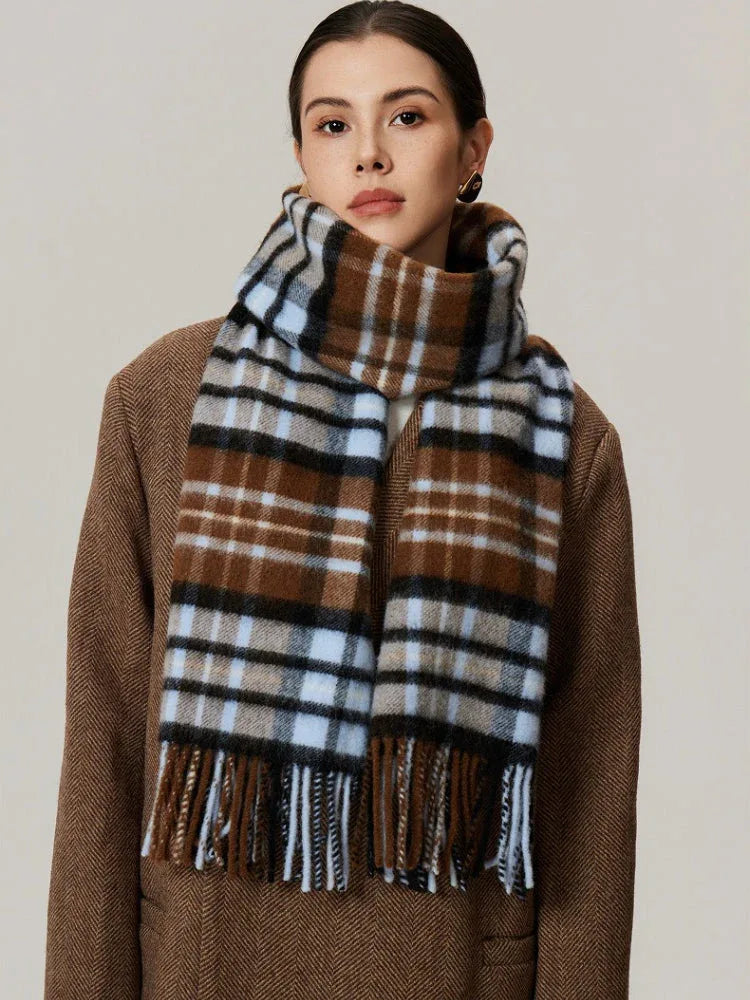 100% Lambswool Plaid Scarf Secondary image
