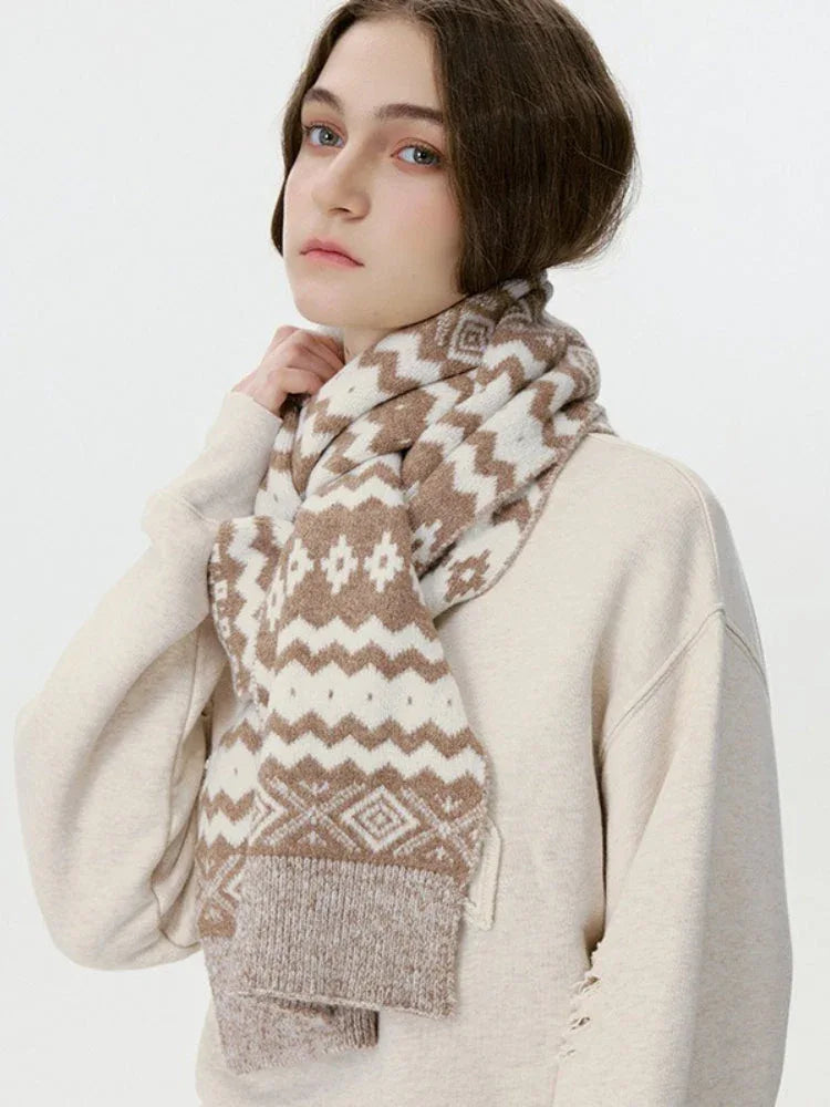 Classic monochrome geometric knit scarf - View 6 | TEVQA