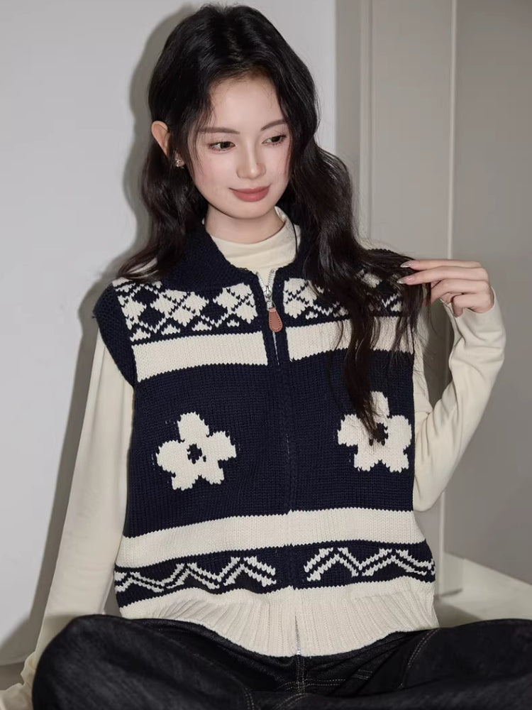 Navy floral geometric zip-up knit vest - View 6 | TEVQA