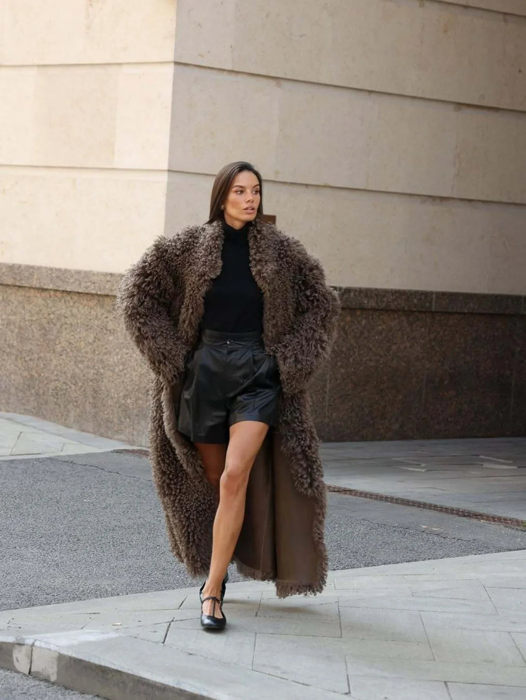 Elegant longline faux fur coat - View 12 | TEVQA