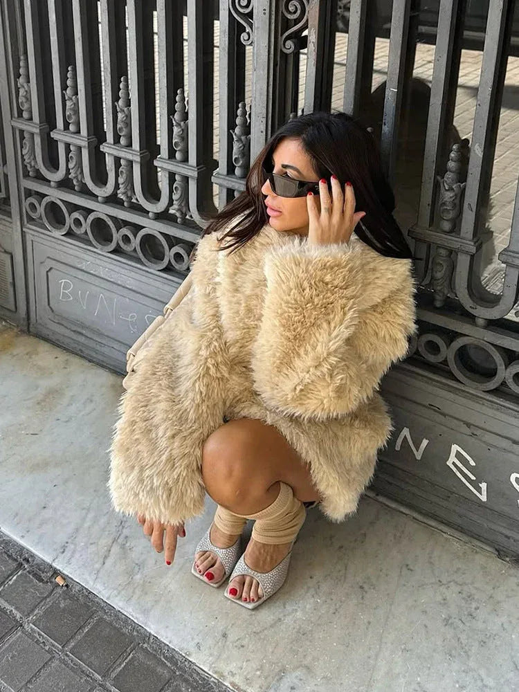 Elegant faux fur coat with oversized collar - View 8 | TEVQA