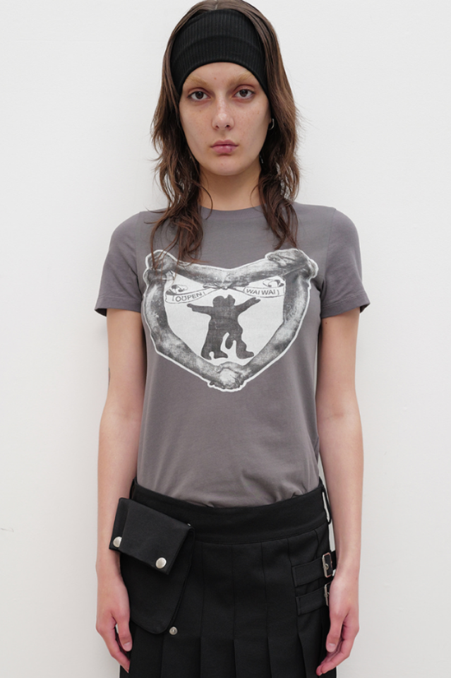 OPEN YY HUG&HEART T-SHIRT | Dress In Beauty