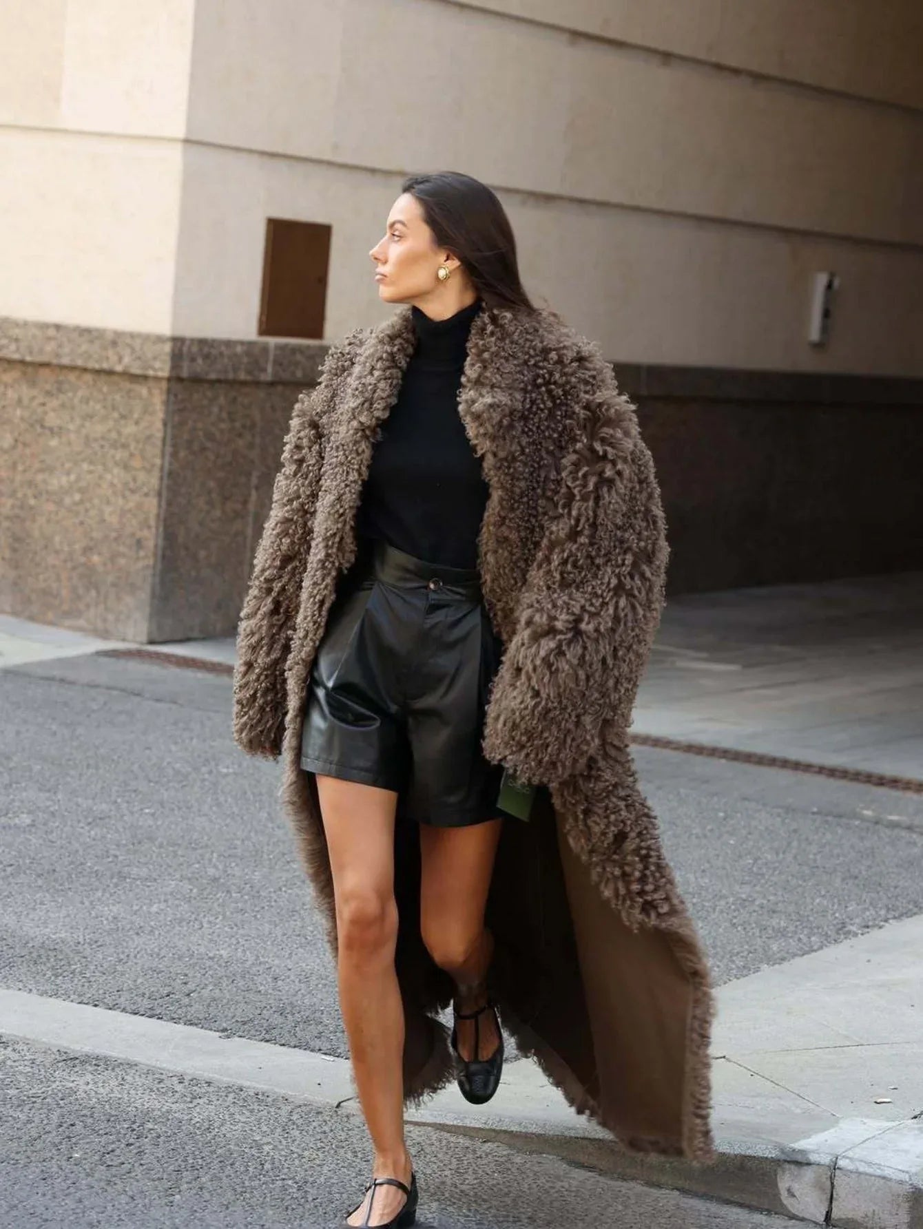 Elegant longline faux fur coat - View 13 | TEVQA