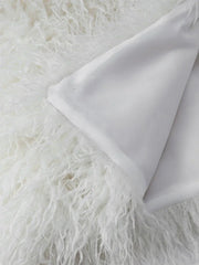 White shaggy faux fur fabric with a smooth lining
