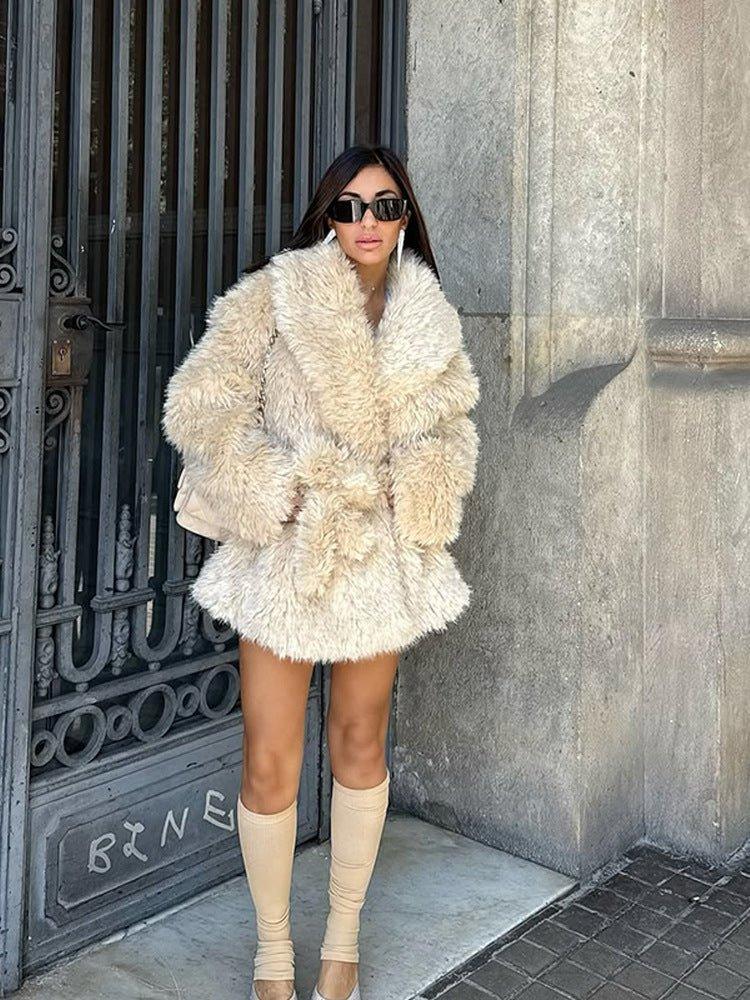 Elegant faux fur coat with oversized collar - View 9 | TEVQA