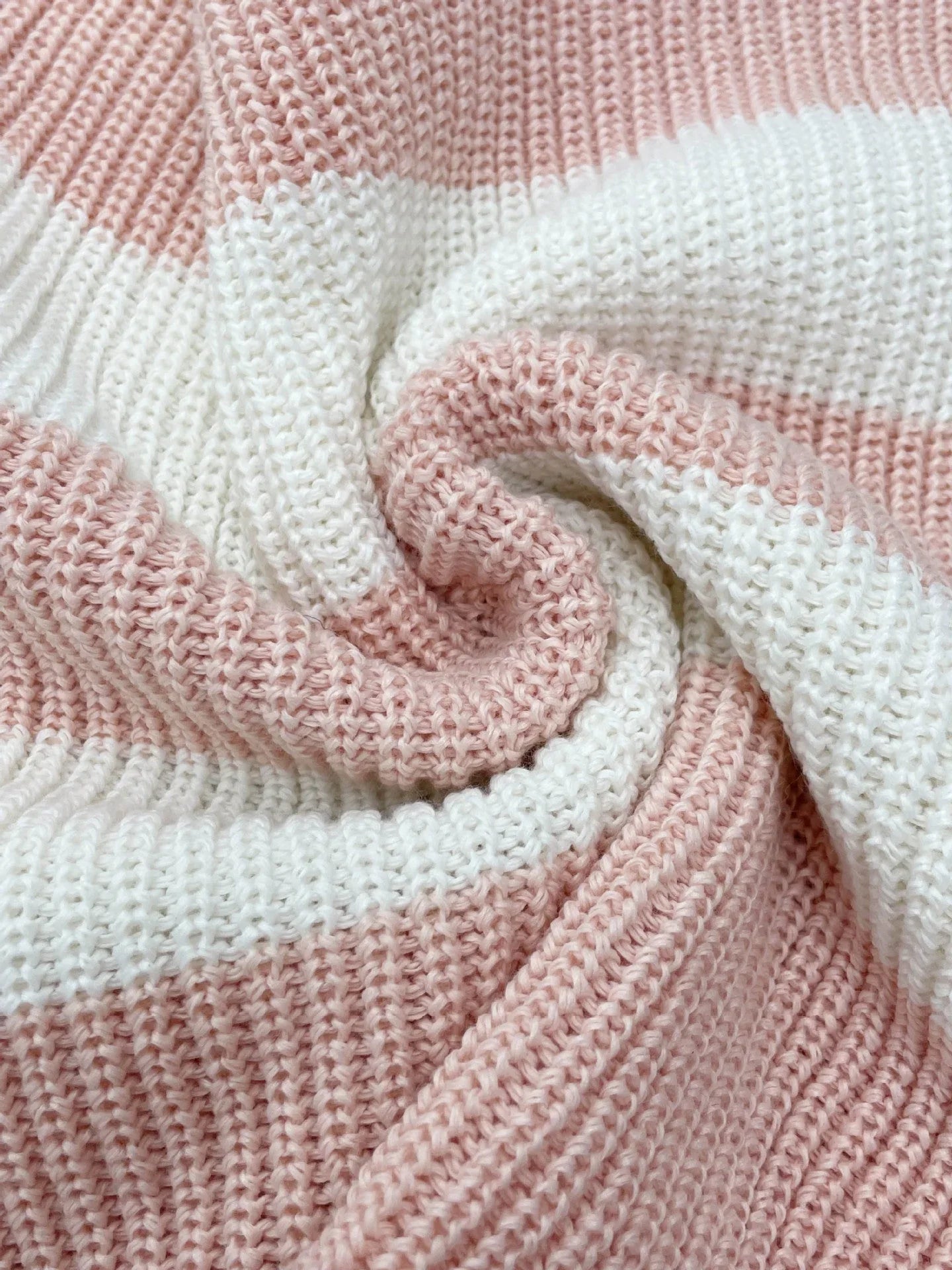 Cropped V-Neck Striped Knit Sweater - View 6 | TEVQA